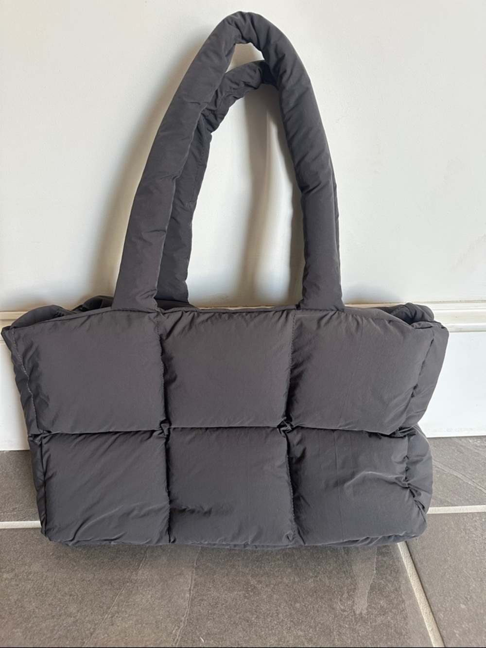 Nwt/ Wind breaker material quilted bag